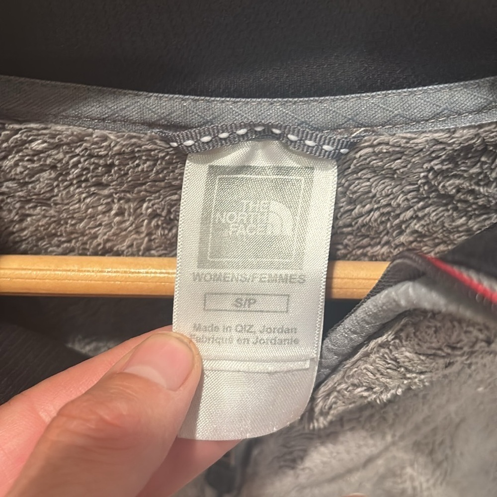 The North Face Gray Fleece pullover Jacket - Picture 4 of 10